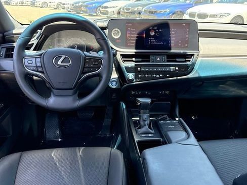Used 2022 Lexus ES 300h w/ Premium Package FWD image 31