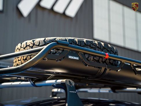 Used 2010 Porsche 911 Carrera 4 image 13