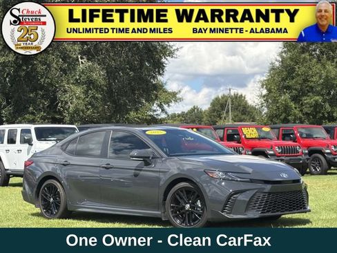 Used 2025 Toyota Camry SE FWD image 1