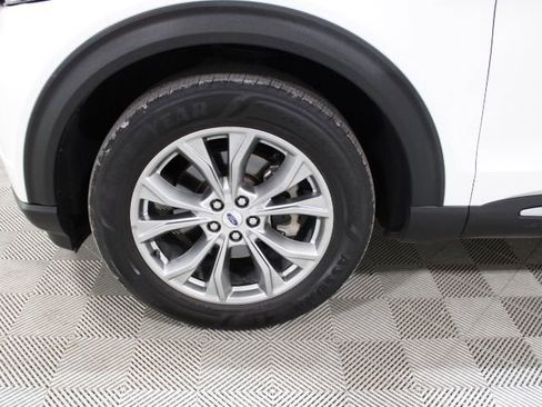 Used 2022 Ford Explorer XLT w/ Equipment Group 202A image 42