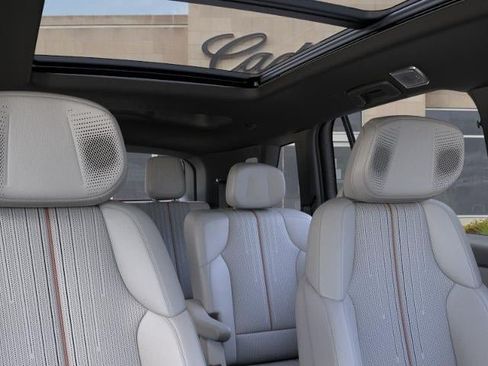New 2027 Cadillac Vistiq Premium Luxury w/ LPO, Floor Liner Package AWD/4WD image 24