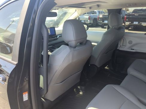 New 2025 Toyota Sienna XLE image 11