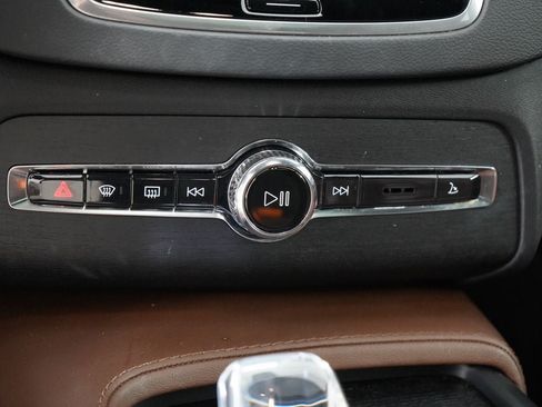 Used 2024 Volvo XC90 B6 Ultimate w/ Protection Package Premier AWD/4WD image 19