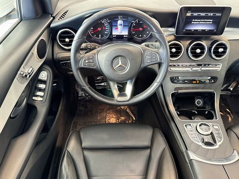 Used 2019 Mercedes-Benz GLC 300 image 21
