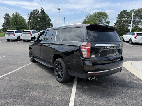 Used 2023 Chevrolet Suburban Premier AWD/4WD image 5