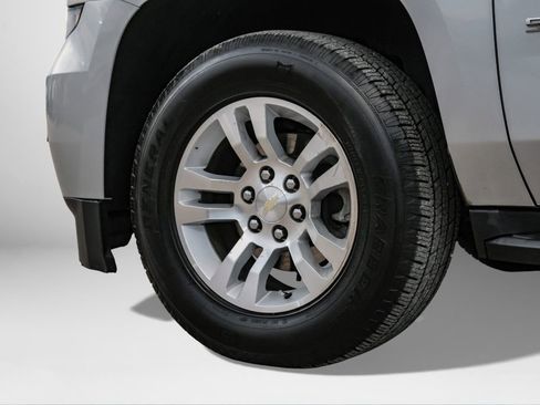 Used 2018 Chevrolet Suburban LT image 59