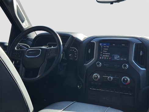 Used 2023 GMC Sierra 3500 Denali w/ Denali Black Diamond Edition image 17