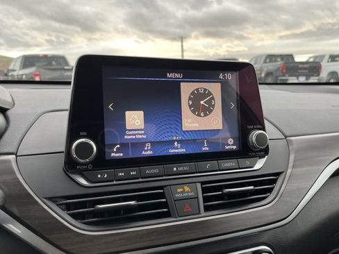 Used 2024 Nissan Altima 2.5 SV image 37