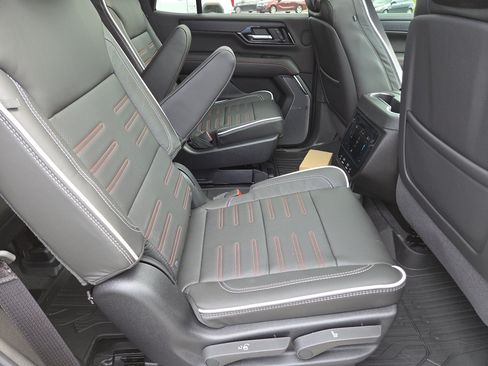 New 2026 GMC Yukon AT4 Ultimate w/ LPO, Floor Liner Package AWD/4WD image 28
