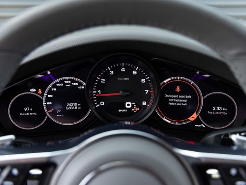 Certified 2023 Porsche Cayenne Coupe AWD/4WD image 13