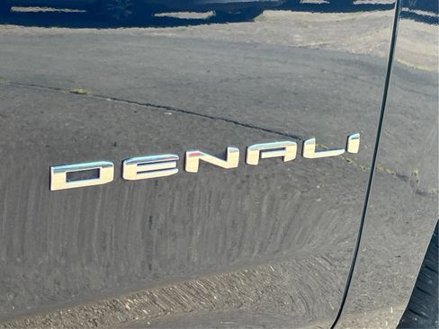 Used 2021 GMC Yukon Denali w/ Denali Ultimate Package AWD/4WD image 30