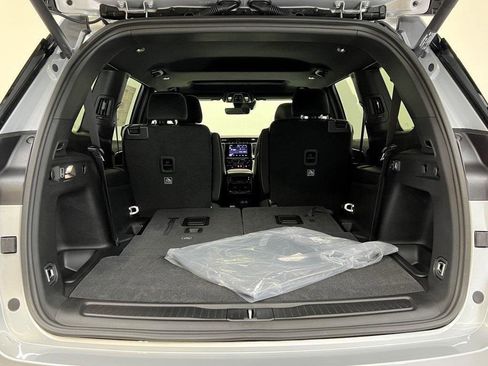 New 2025 Jeep Grand Cherokee L Laredo w/ Luxury Tech Group I image 5