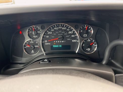 Used 2016 Chevrolet Express 2500 RWD image 17
