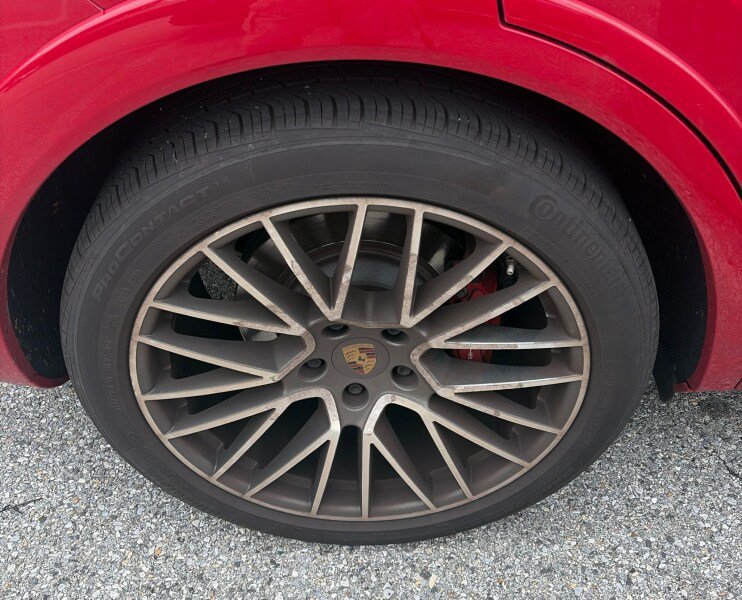 Certified 2022 Porsche Cayenne GTS AWD/4WD image 4