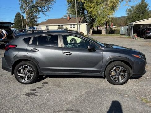 Used 2024 Subaru Crosstrek 2.0i Premium image 4