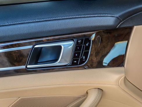 Used 2018 Porsche Panamera image 48