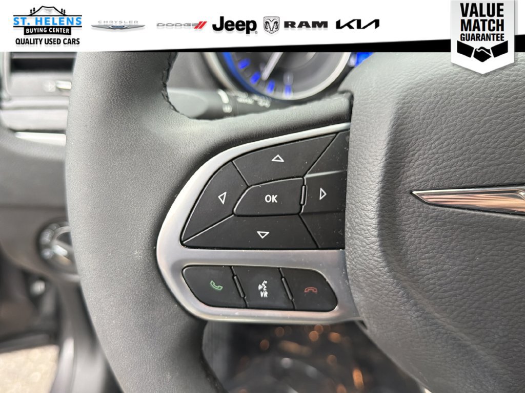 Used 2023 Chrysler 300 Touring w/ Safetytec Plus Group RWD image 18