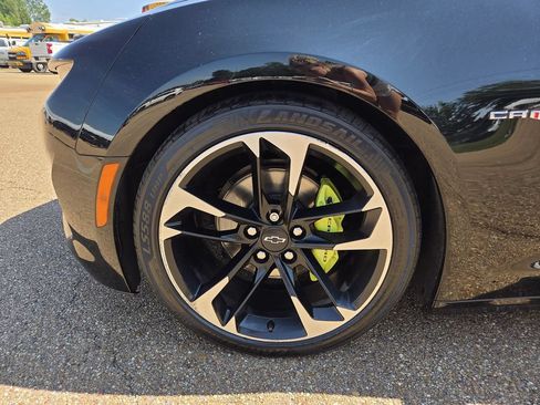 Used 2023 Chevrolet Camaro LT RWD image 31