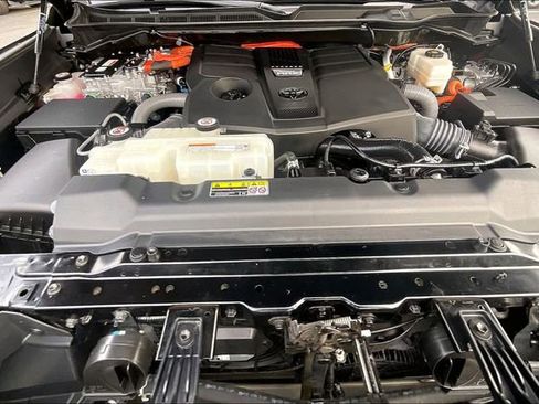 Used 2023 Toyota Sequoia Platinum image 10