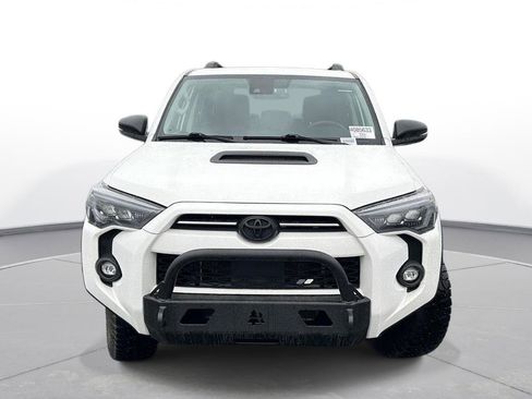 Used 2021 Toyota 4Runner Venture w/ Moonroof Package image 3