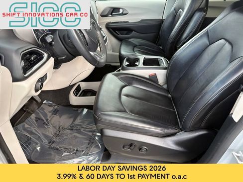 Used 2024 Chrysler Pacifica Touring-L FWD image 13