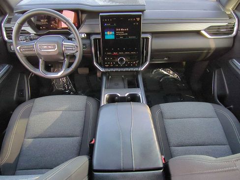 Used 2025 GMC Acadia Elevation image 13