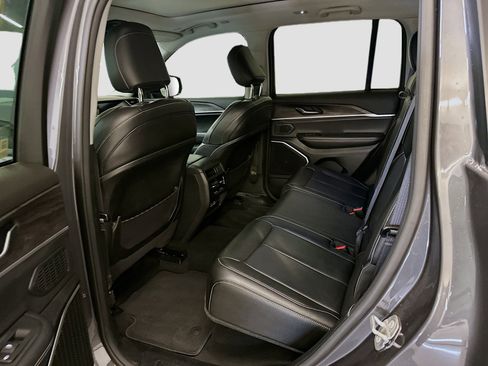 Used 2022 Jeep Grand Cherokee Limited 4xe image 30