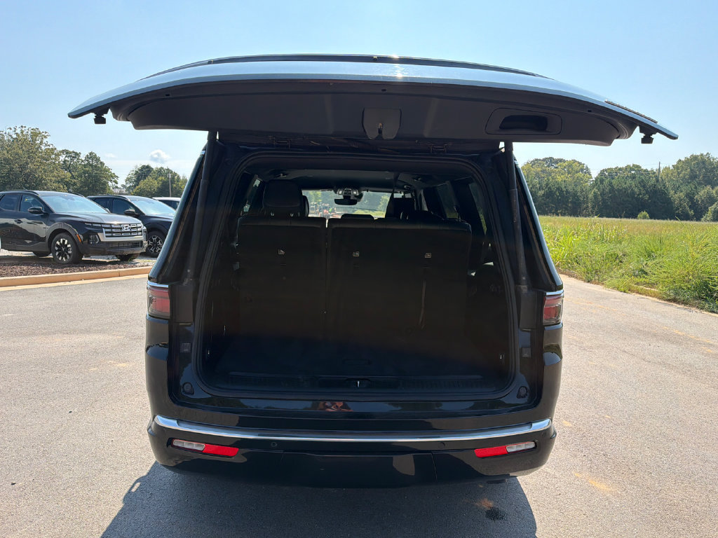 Used 2024 Jeep Wagoneer Series II AWD/4WD image 16
