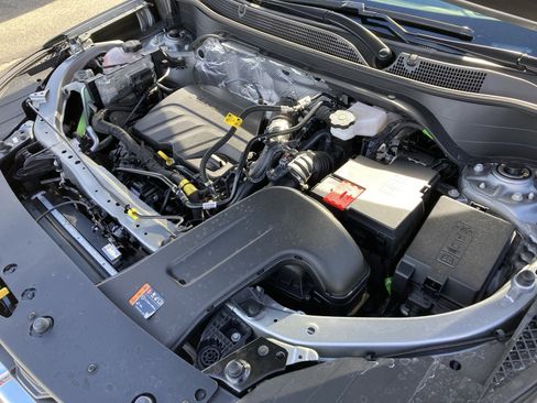 Used 2026 Chevrolet Trax LT w/ LT Convenience Package image 40