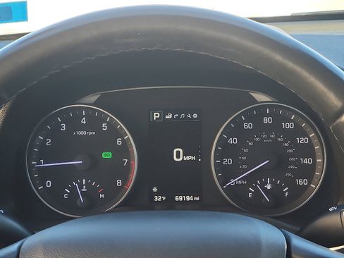 Used 2017 Hyundai Elantra Limited w/ Limited Tech Package 04 image 14