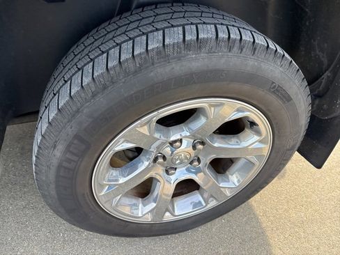 Used 2015 RAM 1500 Laramie w/ Convenience Group image 7