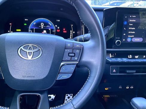 Used 2025 Toyota Camry SE w/ Convenience Package FWD image 24