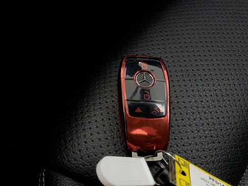 Used 2022 Mercedes-Benz GLC 300 4MATIC image 32
