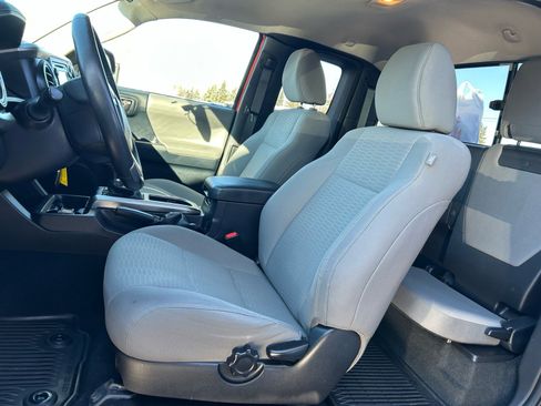 Used 2016 Toyota Tacoma SR5 image 23