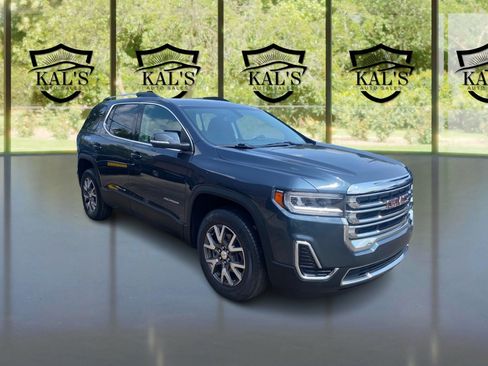 Used 2020 GMC Acadia SLE w/ Driver Convenience Package image 3