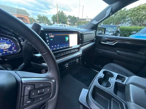 Used 2024 Chevrolet Silverado 1500 LT AWD/4WD image 16