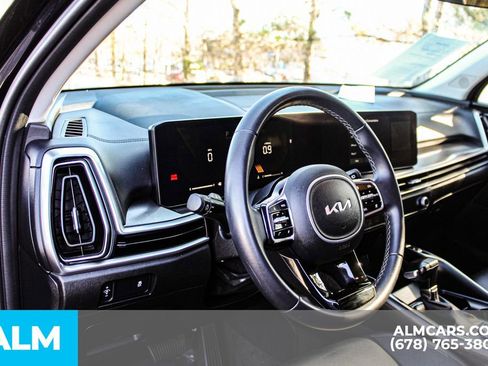Used 2024 Kia Sorento S image 33