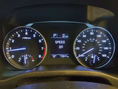 Used 2017 Hyundai Elantra SE image 23