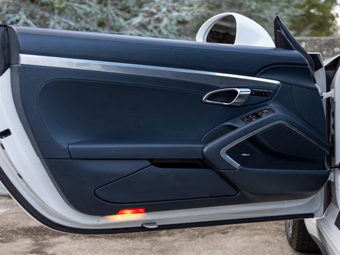 Used 2017 Porsche 911 Carrera 4S image 21