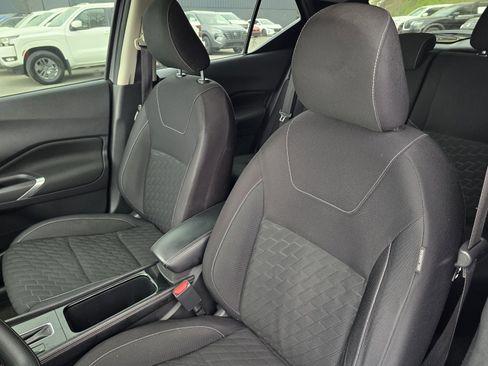 Used 2021 Nissan Kicks SV image 12