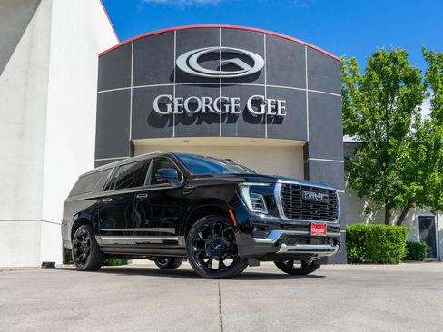 New 2026 GMC Yukon XL Denali w/ Denali Reserve Package AWD/4WD image 1
