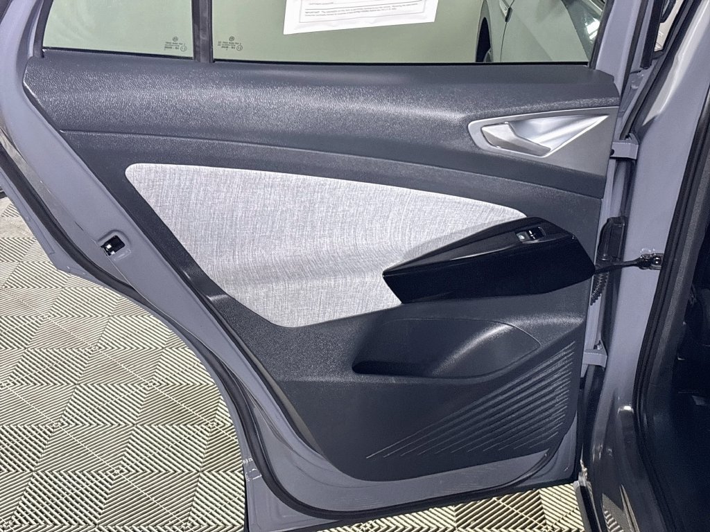 Used 2023 Volkswagen ID.4 Pro RWD image 20