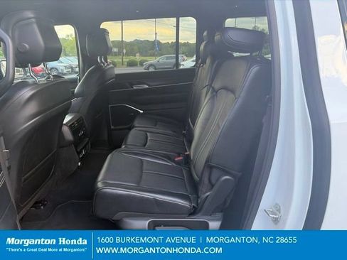 Used 2024 Jeep Wagoneer L Series II w/ Flexible Seating Group AWD/4WD image 31