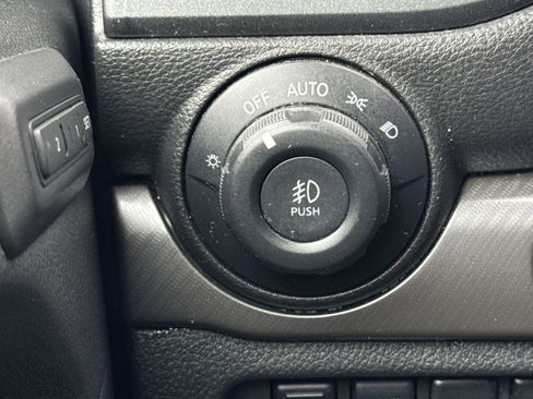 Used 2021 Nissan Titan PRO-4X w/ Pro-4x Convenience Package image 21