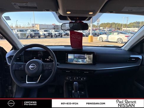 Certified 2025 Nissan Kicks SV image 33