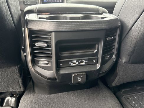 Used 2024 RAM 2500 Limited image 26