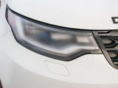 Used 2024 Land Rover Discovery Dynamic SE image 14