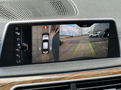 Used 2017 BMW 740e xDrive AWD/4WD image 18