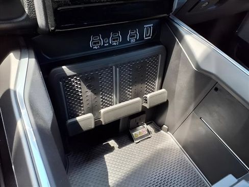 New 2026 RAM 1500 Laramie w/ Night Edition AWD/4WD image 15