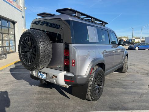 Used 2023 Land Rover Defender 110 S image 3